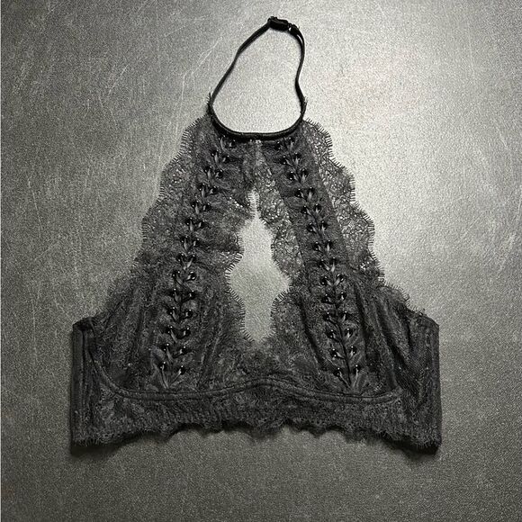 Victoria’s Secret Very Sexy Black Lace Halter Bralette - Picture 2 of 11